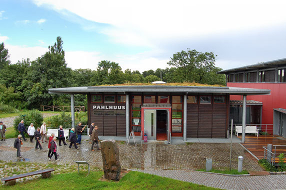 Das Informationszentrum PAHLHUUS in Zarrentin am Schaalsee. Foto: Susanne Hoffmeister